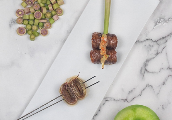 rezept-Óliver-Peña-Luque-iberian-pork-granny-smith-skewers-in-teriyaki-sauce-ret